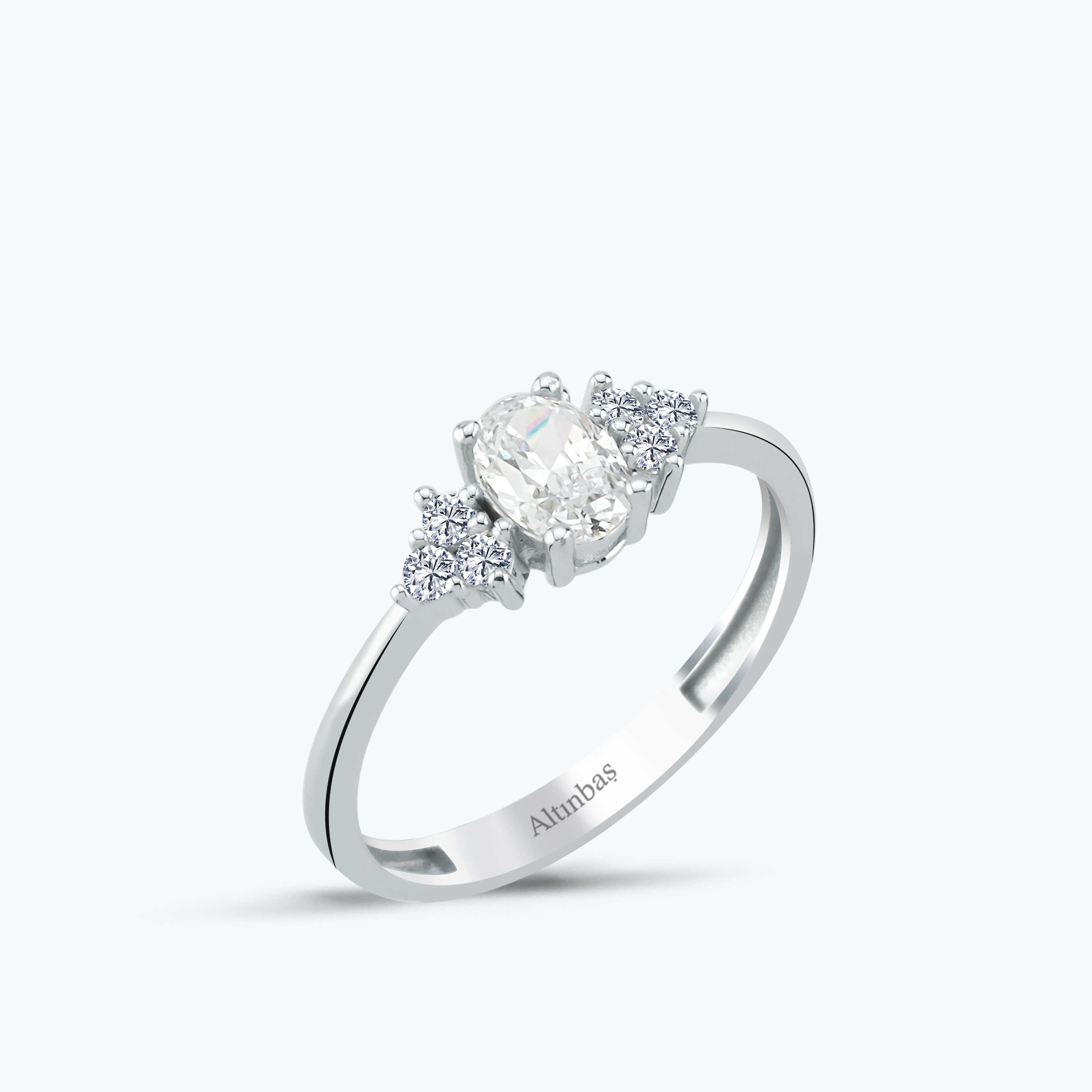 Gold Oval Stone-set Ring